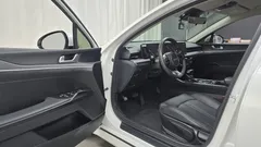 2024 Kia K5 2.0 LPi(Rent), белый — фото 10