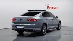 2022 Volkswagen Passat 2.0 TDI Prestige — фото 2