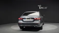 2022 Mercedes-Benz E-Class E350 4MATIC Avantgarde — фото 4