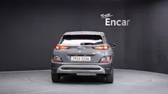 2021 Hyundai Kona Smart, серый — фото 4
