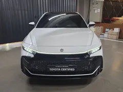2023 Toyota Crown 2.5 4WD Hybrid, белый — фото 3