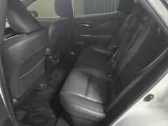 2023 Toyota Crown 2.5 4WD Hybrid, белый — фото 10