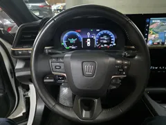 2023 Toyota Crown 2.5 4WD Hybrid, белый — фото 16