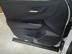 2023 Toyota Crown 2.5 4WD Hybrid, белый — фото 17