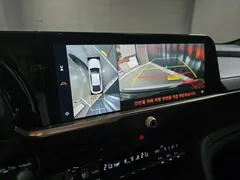 2023 Toyota Crown 2.5 4WD Hybrid, белый — фото 20