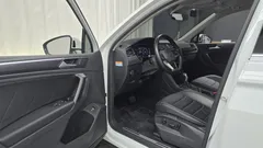 2021 Volkswagen Tiguan 2.0 TDI Premium, белый — фото 10