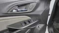 2024 ChevroletGMDaewoo Trax 1.2 ACTIV, белый — фото 17