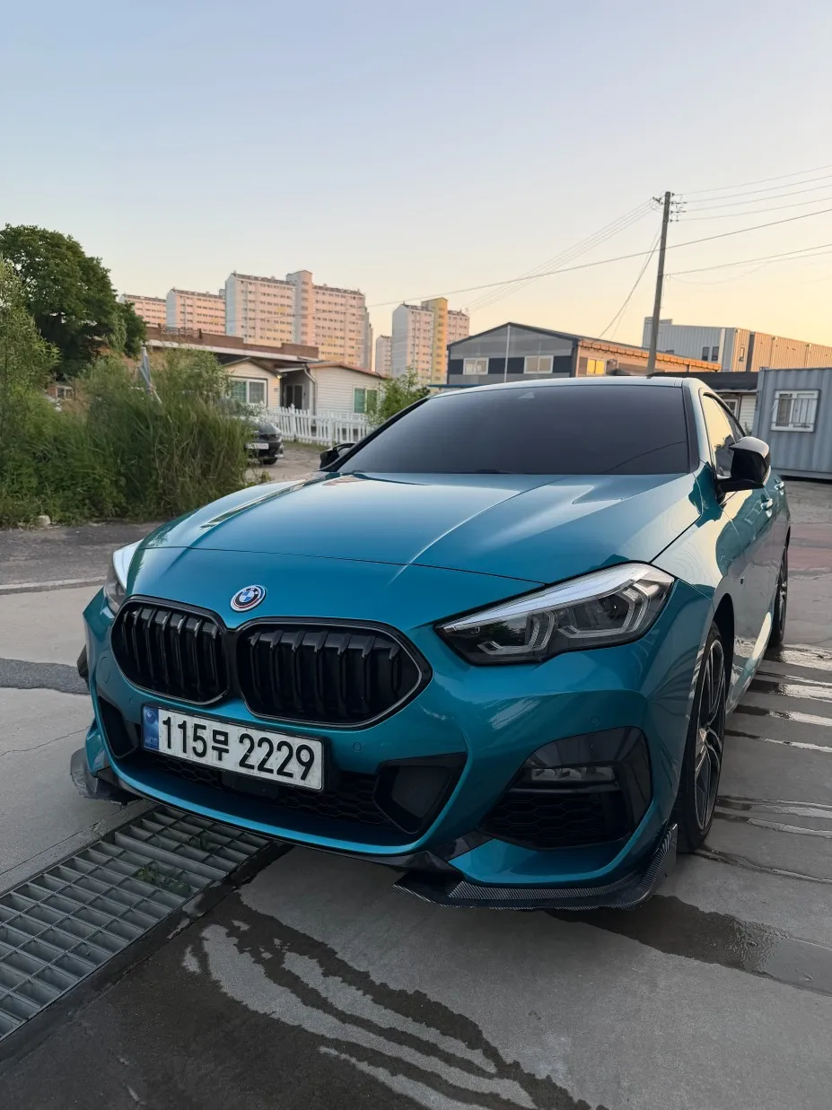2022 BMW 2-Series 220i M Sports