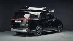 2023 Kia Carnival Gasoline 7-Seater Hi-Limousine — фото 2