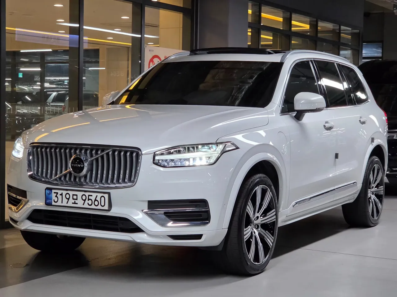 2022 Volvo XC90 T8 Ultimate Bright Hybrid