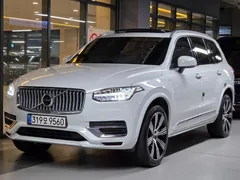 2022 Volvo XC90 T8 Ultimate Bright Hybrid — фото 1