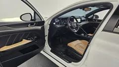 2021 Kia K5 2.0, белый — фото 10