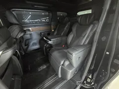2024 Toyota Alphard 2.5 HEV Executive AWD, чёрный — фото 10
