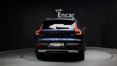 2022 Volvo XC40 B4 Inscription — фото 4