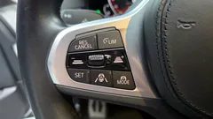 2023 BMW 5-Series 520i M Sport, белый — фото 16