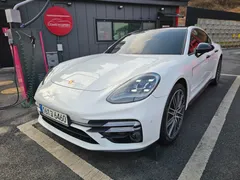 2022 Porsche Panamera 2.9 AWD — фото 2