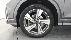 2023 Audi Q2 35 TDI Premium, серый — фото 5