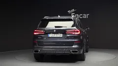2022 BMW X5 xDrive 40i M Sport — фото 4