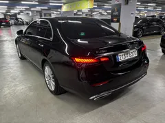 2022 Mercedes-Benz E-Class E250 Exclusive, чёрный — фото 2