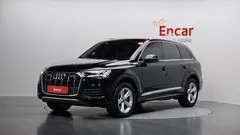 2022 Audi Q7 45 TDI Quattro, чёрный — фото 1