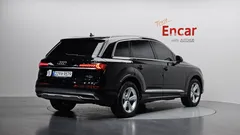 2022 Audi Q7 45 TDI Quattro, чёрный — фото 2