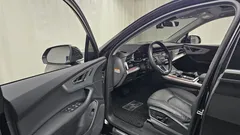 2022 Audi Q7 45 TDI Quattro, чёрный — фото 10