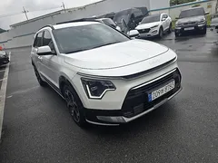 2022 Kia Niro Signature, белый — фото 2