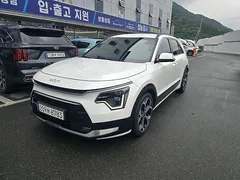 2022 Kia Niro Signature, белый — фото 3