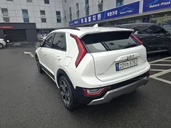 2022 Kia Niro Signature, белый — фото 4