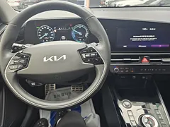 2022 Kia Niro Signature, белый — фото 16