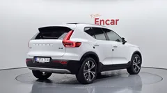 2021 Volvo XC40 B4 Inscription, белый — фото 2