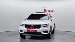 2021 Volvo XC40 B4 Inscription, белый — фото 3