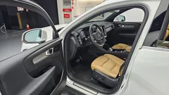 2021 Volvo XC40 B4 Inscription, белый — фото 10