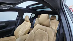 2021 Volvo XC40 B4 Inscription, белый — фото 19