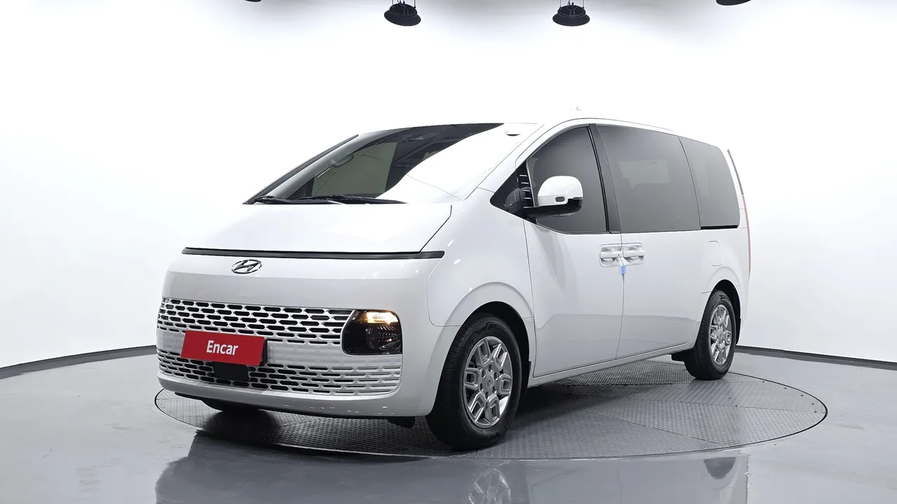 2022 Hyundai Staria Tourer 11-Seater