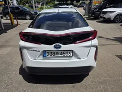2022 Toyota Prius 1.8, белый — фото 3