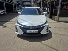 2022 Toyota Prius 1.8, белый — фото 13