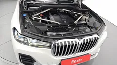 2021 BMW X7 xDrive 40i Design Pure Excellence 6-Seater, белый — фото 6