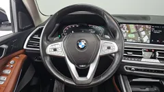 2021 BMW X7 xDrive 40i Design Pure Excellence 6-Seater, белый — фото 17