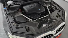 2022 BMW 5-Series 520i M Sport — фото 6