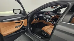 2022 BMW 5-Series 520i M Sport — фото 10