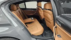 2022 BMW 5-Series 520i M Sport — фото 11