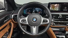 2022 BMW 5-Series 520i M Sport — фото 13