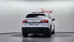 2022 Audi Q5 45 TFSI Quattro Sportback, белый — фото 4