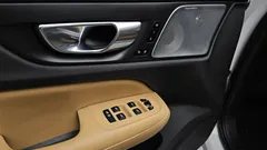 2023 Volvo S60 B5 Ultimate Bright, белый — фото 18