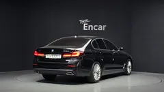 2022 BMW 5-Series 523d xDrive Luxury — фото 2