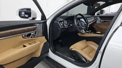 2021 Volvo V90 B5 Pro AWD, белый — фото 10