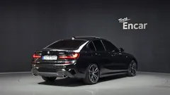 2022 BMW 3-Series 320i M Sport, чёрный — фото 2
