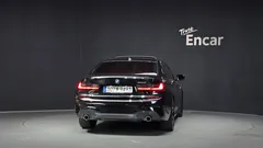 2022 BMW 3-Series 320i M Sport, чёрный — фото 4