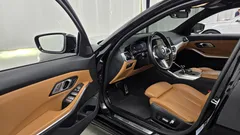 2022 BMW 3-Series 320i M Sport, чёрный — фото 10